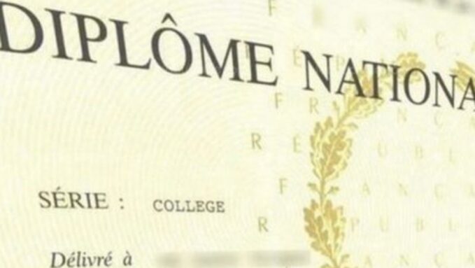 diplome-brevet-1067x431-1-63ea2.jpg