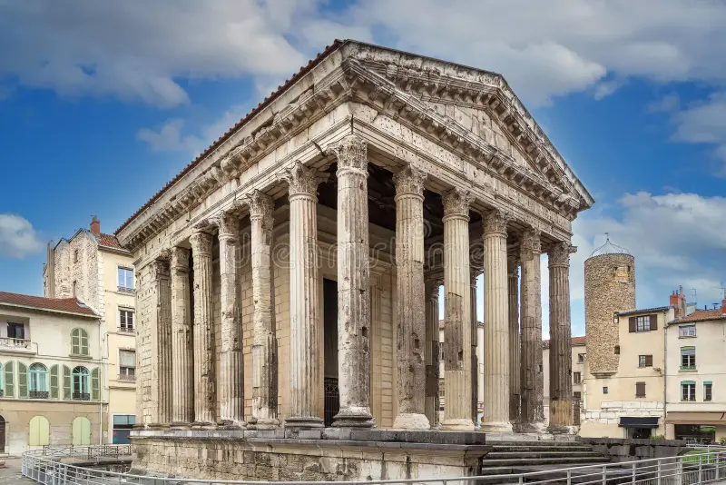 temple-augustus-livia-roman-built-early-st-century-vienne-france-214901198.webp